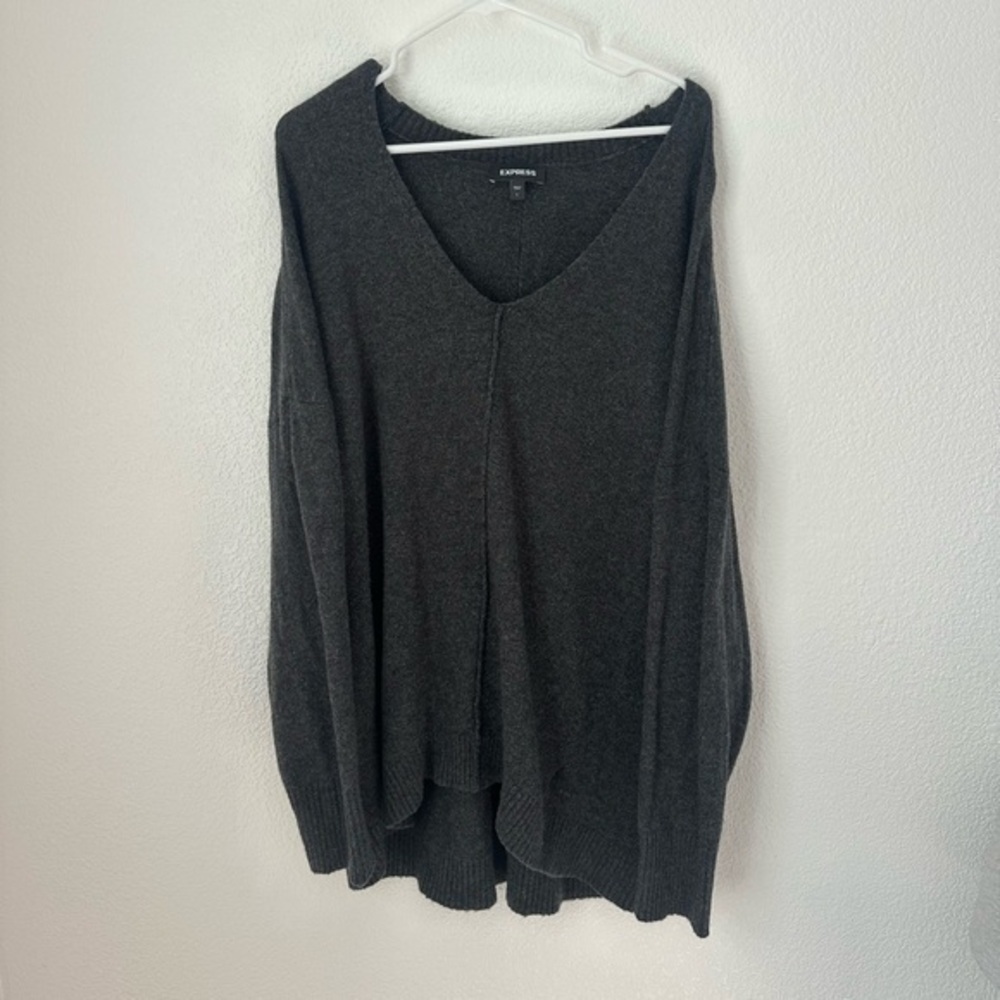 Express Sweater Women’s L Gray V-Neck 
Relaxed Fit Wool Blend Pullover